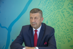 Mirosław Augustyniak ponownie starostą makowskim. Wygrał jednym głosem